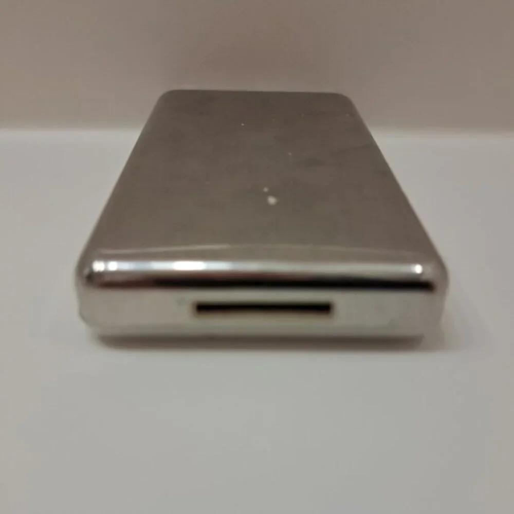 1X  Apple iPod Classic 3rd Generation 10GB W/ charger and cable
